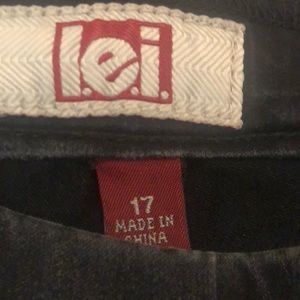 lei Pants - l.e.i. Capri jeggings - Size 17 lei Pants - l.e.i. Capri jeggings - Size 17